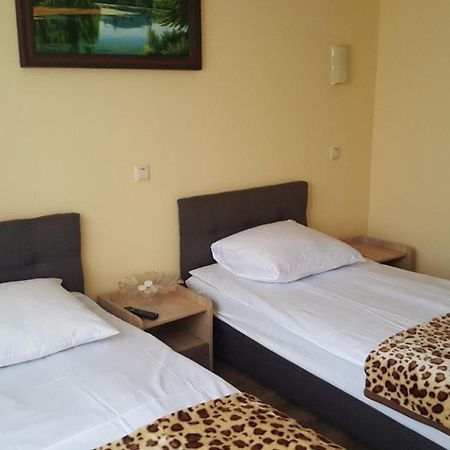 Zatishok Guest House Rachiv Exteriör bild
